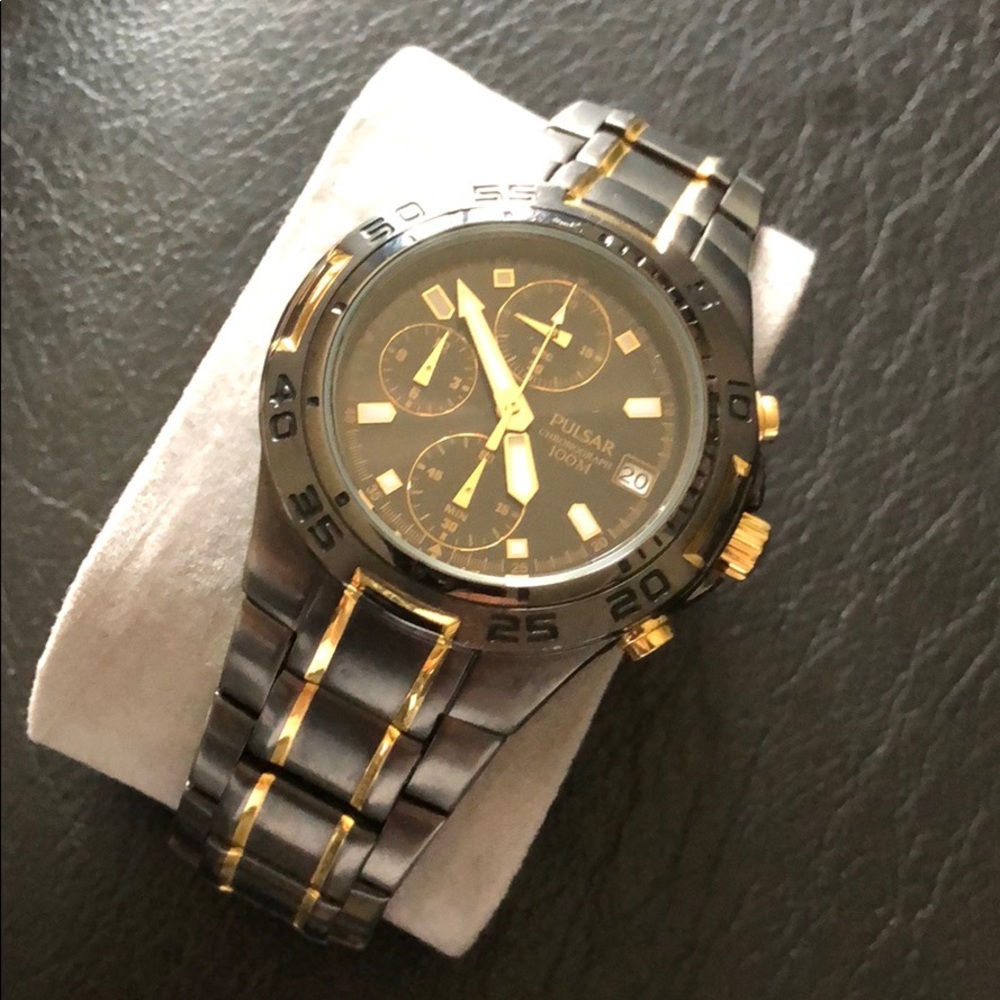 Pulsar watch
